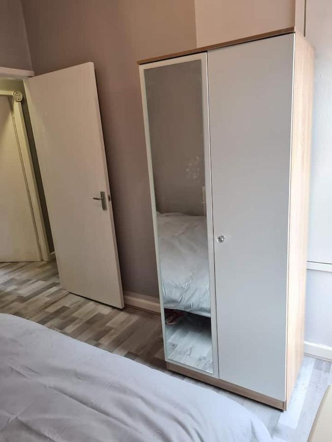 Next To Liverpool Stadium Apartment Luaran gambar