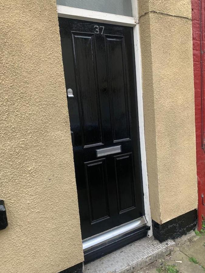 Next To Liverpool Stadium Apartment Luaran gambar
